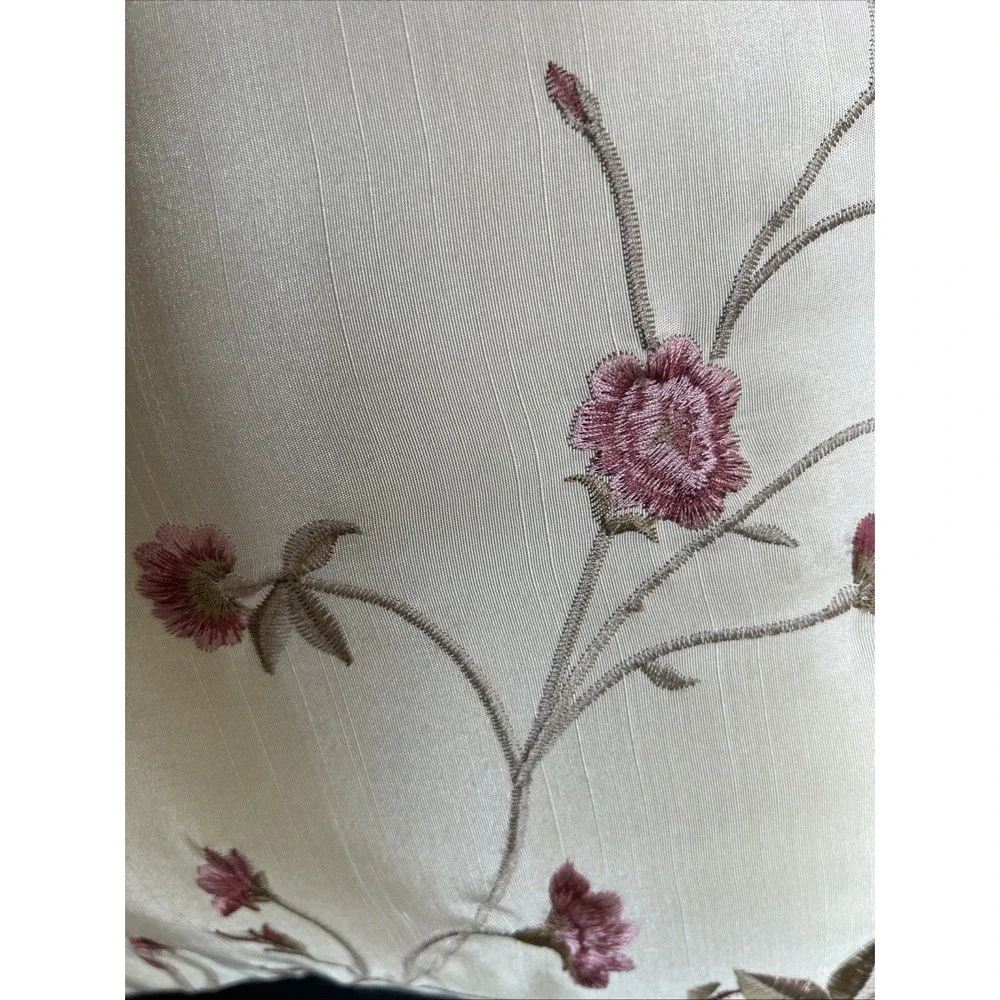 Croscill Rose Garden Floral Throw Pillows x2 16x16 & 16x12 Embroidered Tassels